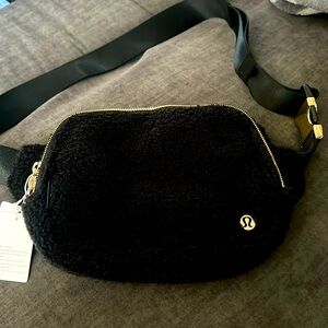 NWT Lululemon fleece belt bag